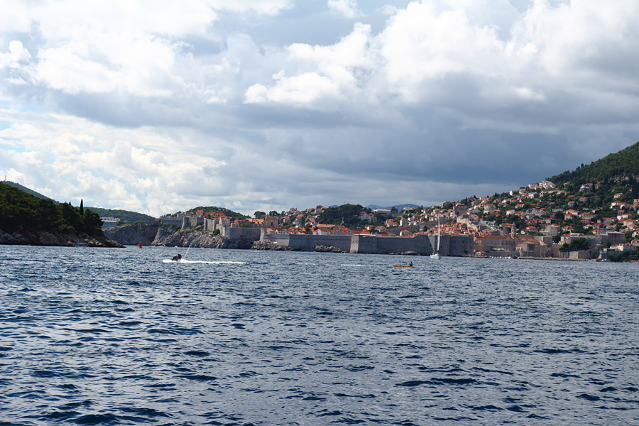 Подплывая к Дубровнику