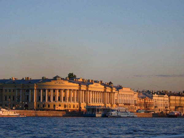 Экскурсия по каналам Санкт-Петербурга