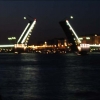 Белые ночи - разведенный Дворцовый мост