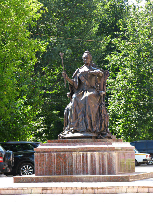 Вышний Волочек, Памятник Императрице Екатерине Великой